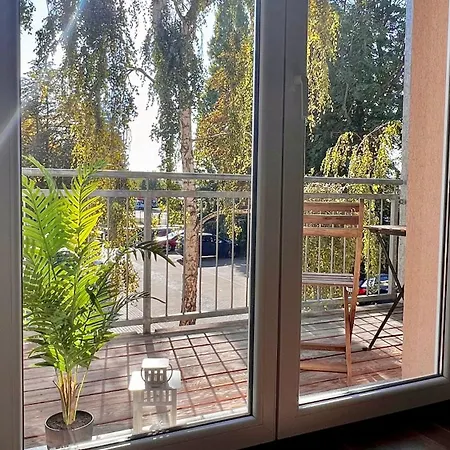 Larooms Merseburg - Apartment Np21 - 2 Zimmer - 4 Betten - Waschmaschine - Parkplatz - Balkon * Merseburg