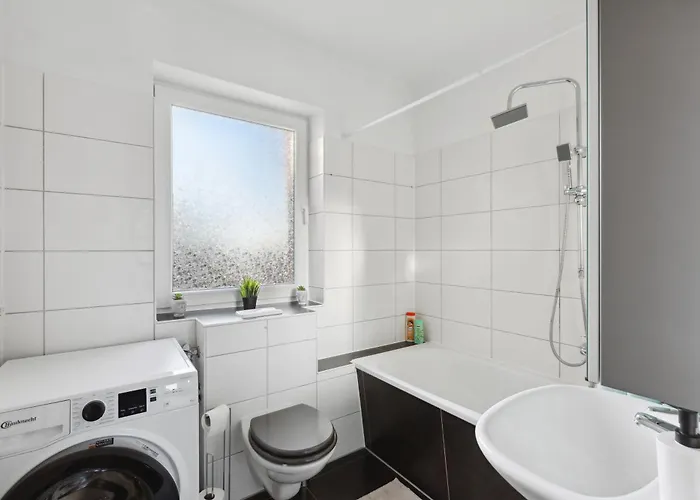 Larooms - Np21 - 2 - 4 Betten - Waschmaschine - Parkplatz - Balkon * Merseburg