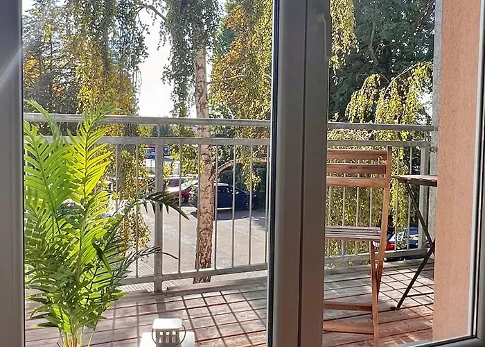 Larooms - Np21 - 2 - 4 Betten - Waschmaschine - Parkplatz - Balkon * Merseburg